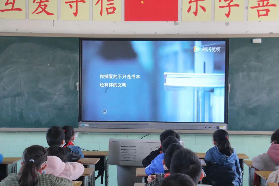 滚动的奶酪